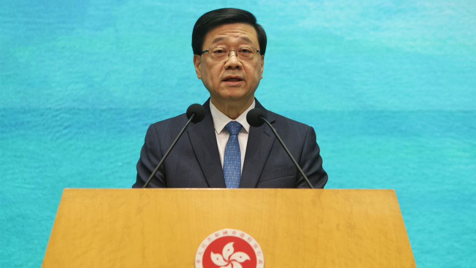 亞運會中國香港代表團舉行授旗禮 李家超：港隊定能延續奮鬥精神 全力以赴、再創佳績