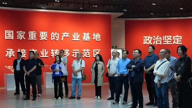 港媒高層內地參訪團考察甘肅蘭州新區