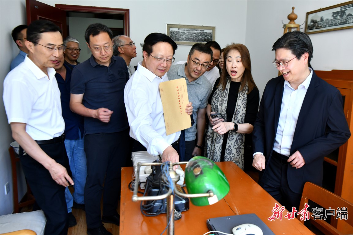 「隴原風」與「香江潮」的跨時空相遇——香港傳媒高層參訪團來甘肅日報調研
