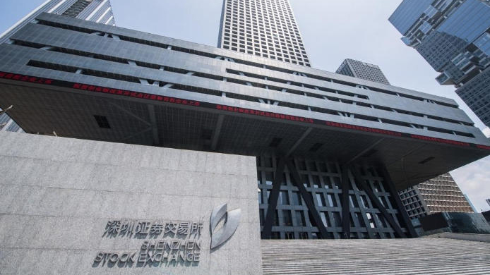 深市半年報：營收11.4萬億 凈利增逾26%