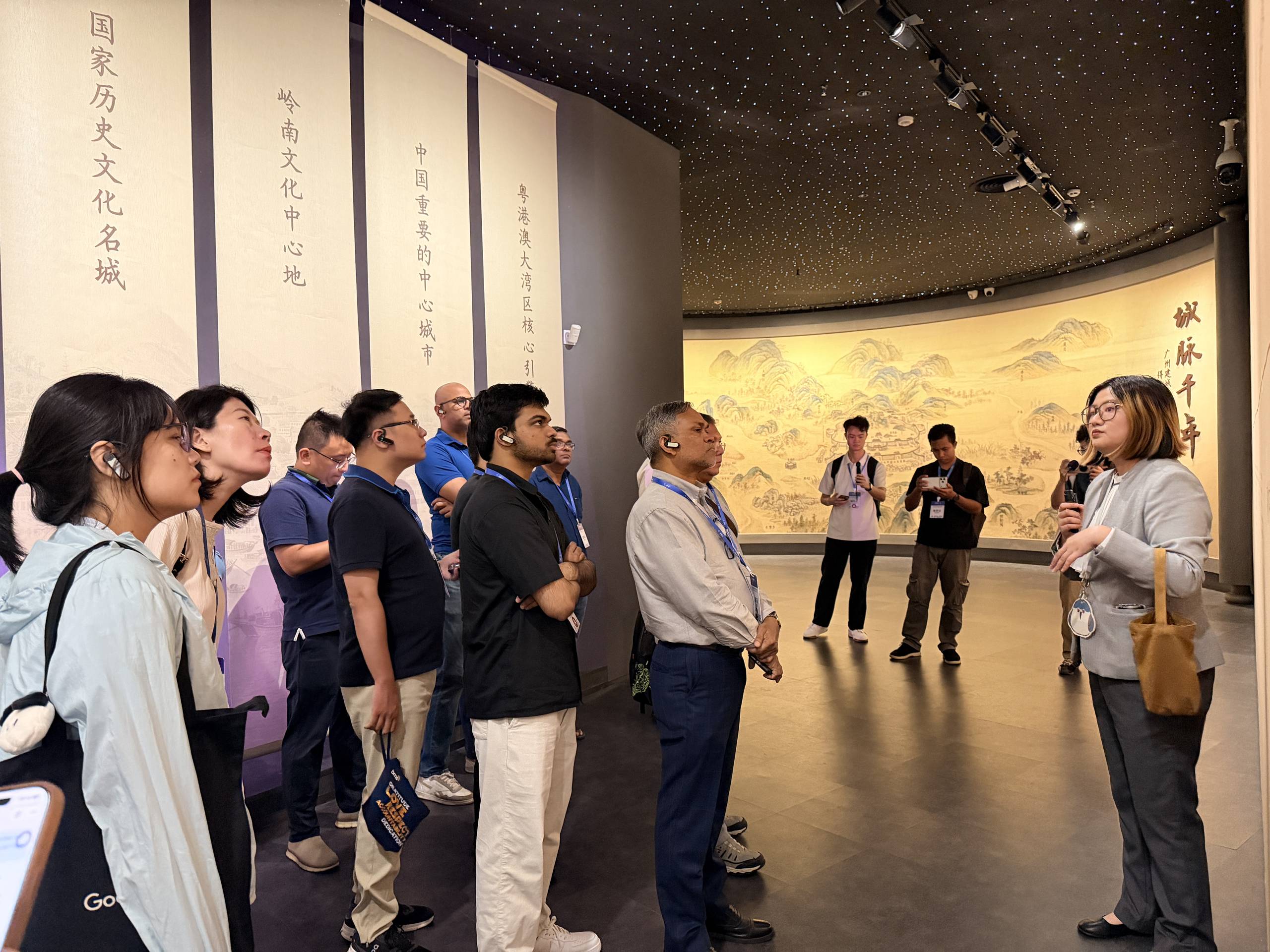 在城脈展沉浸感受千年古城生生不息  登廣州塔俯瞰現代國際都市繁榮