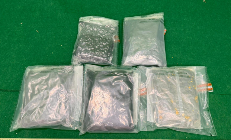 海關機場檢3公斤大麻花 40歲內地男旅客被捕