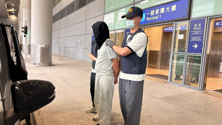 涉販運毒品及未完稅香煙 1名內地男客被拘捕