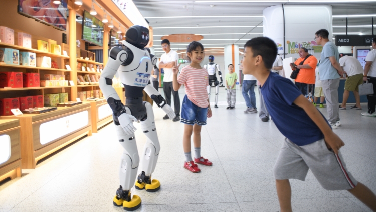 【經濟瞭望】機器人、AI與幽靈GDP