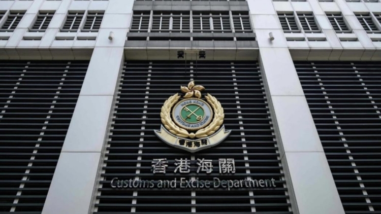 攜大麻花及未完稅香煙等 3內地男客被拘