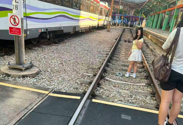 兩女疑擅闖輕鐵路軌打卡 港鐵報警