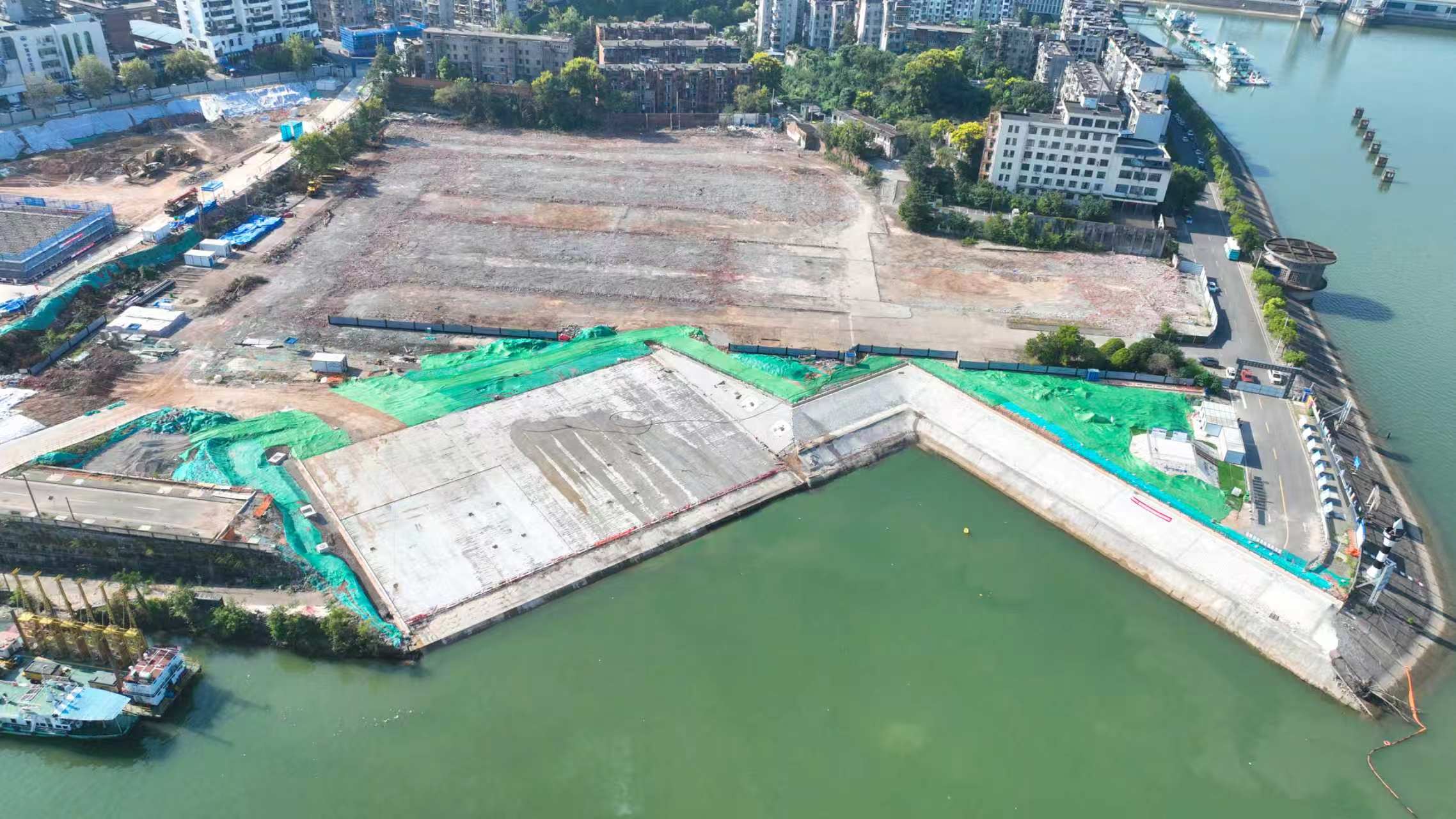 三峽水運新通道葛洲壩臨時碼頭陸域主體完工