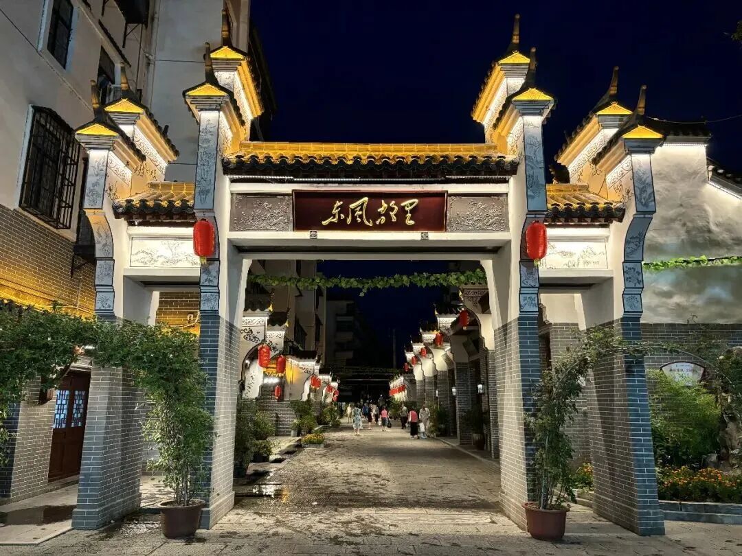 鐵龍穿山赴堰來  城企共生寫傳奇  十堰打造老工業城市轉型典範