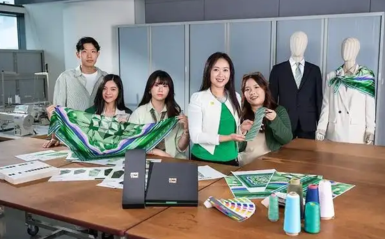 【商界心聲】一五開局 從襟章看香港施工圖