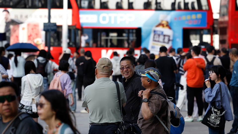 8月初步訪港旅客錄得546萬人次 按年升6% 內地旅客近457萬人次