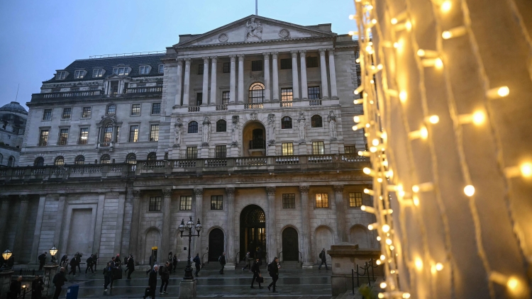 英央行維持利率3.75%不變