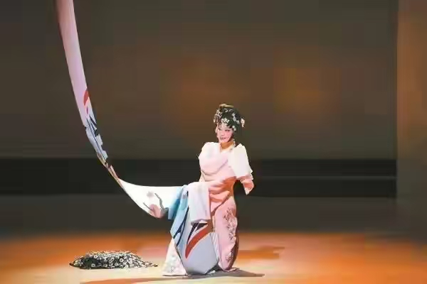 晉劇一級演員鄭芳芳：水袖揮處「梅」香遠
