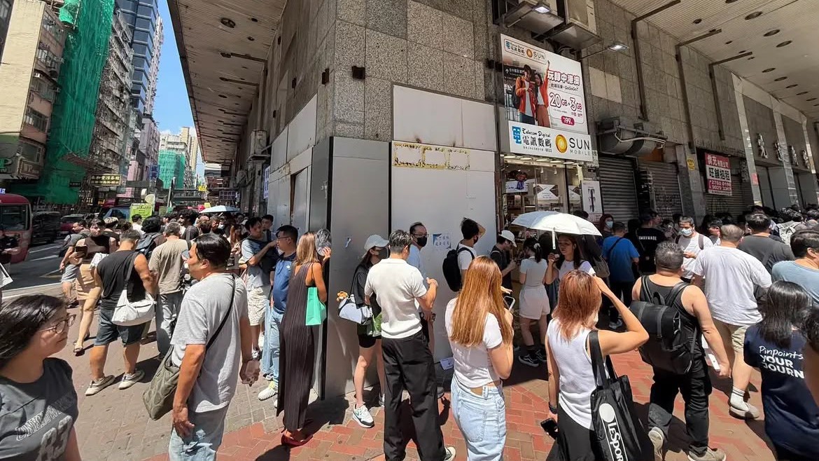 iPhone18 ProMax開售 市民凌晨等取機　即賣賺$2200