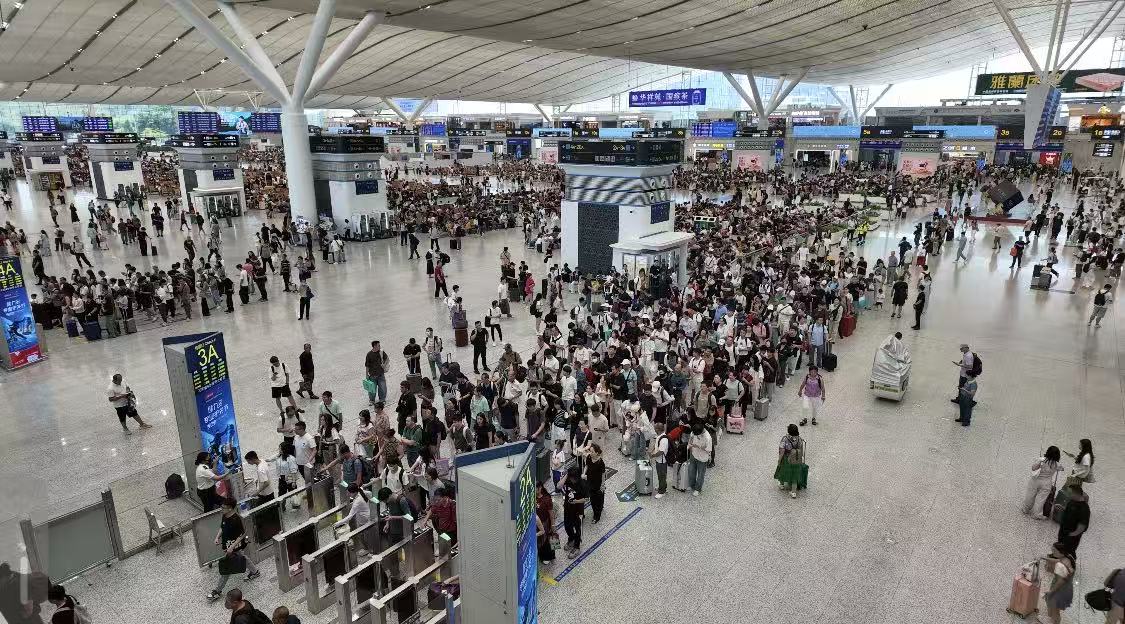 中秋國慶「雙節」將至  深圳鐵路預計發送旅客逾570萬人次