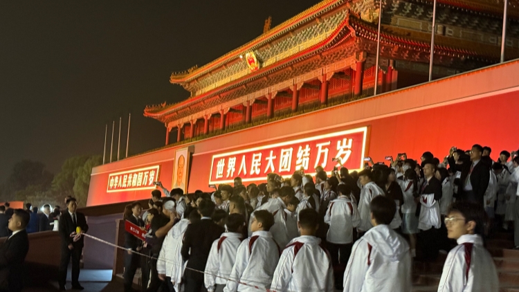 【熱門話題】仰望國旗立大志 行走課堂悟國情