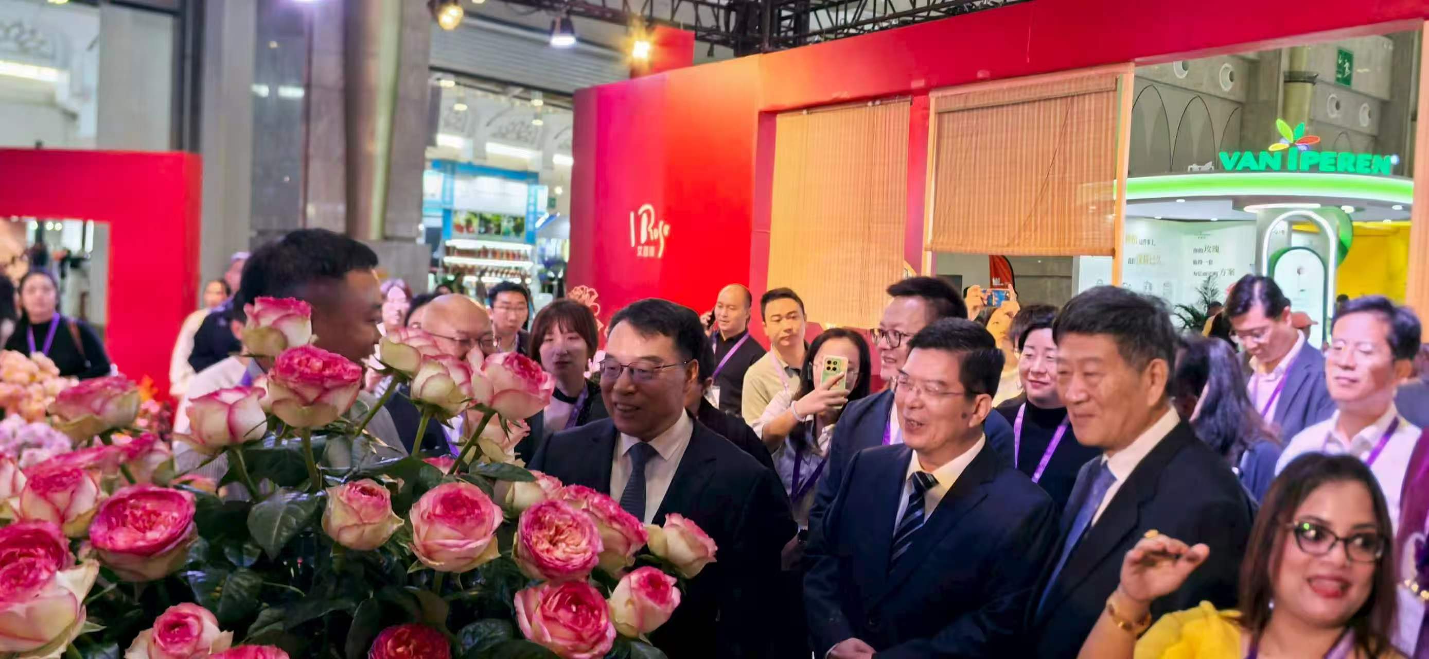 咖茶同台「聚變」 世界花園香飄四海——昆明花展、雲南咖啡展、雲南茶博會開幕側記