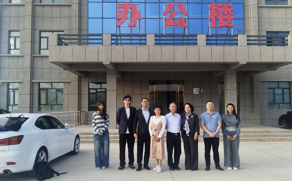 必盛科技發展有限公司 CEO 李蘇平赴新疆第三師圖木舒克托雲牧場三連玄武岩礦 