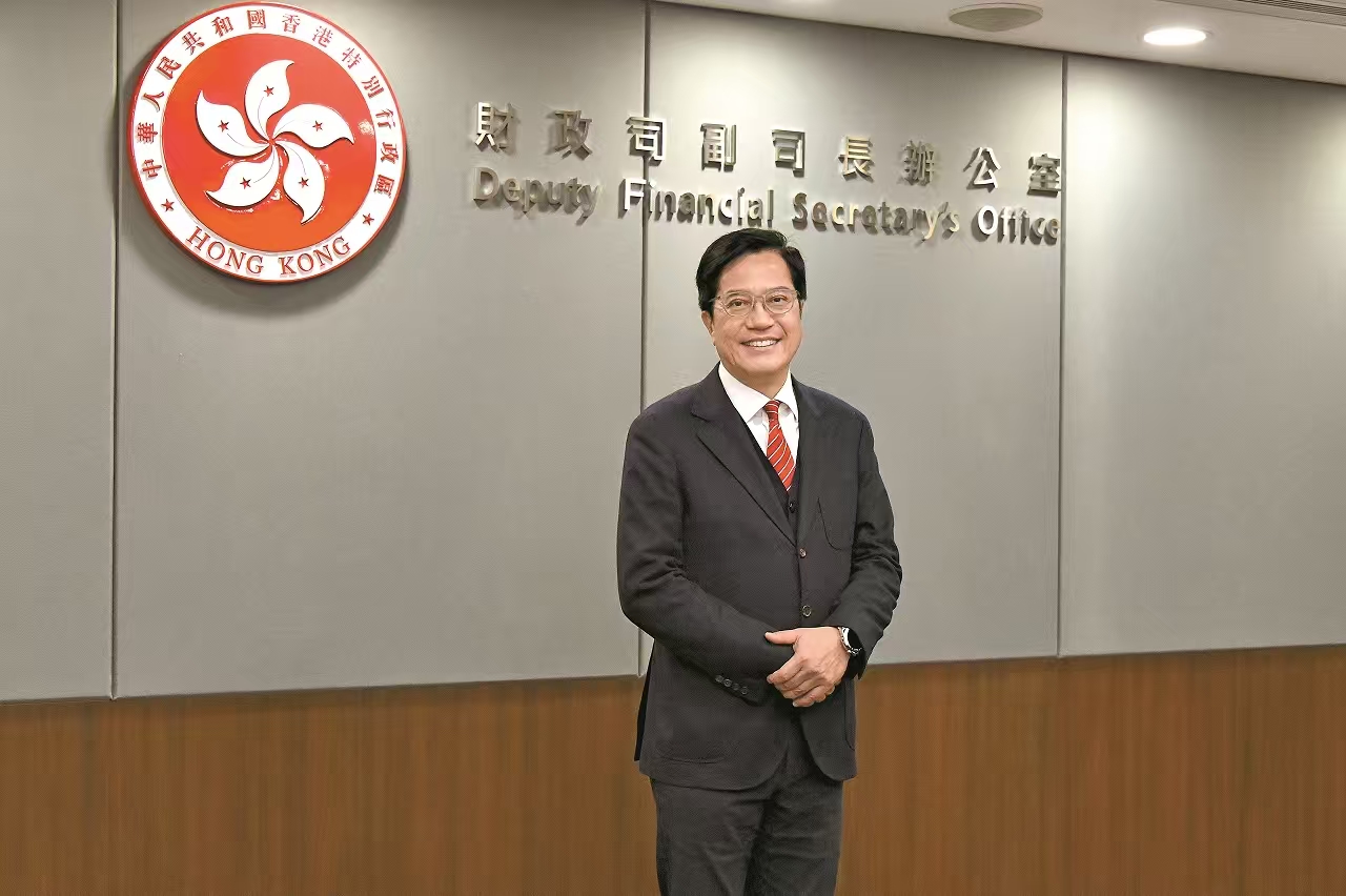 黃偉綸：研人民幣支付政府開支 拓黃金及北都投資