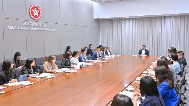 國慶黃金周料約129萬內地客訪港 陳國基主持跨部門會議：做好接待準備