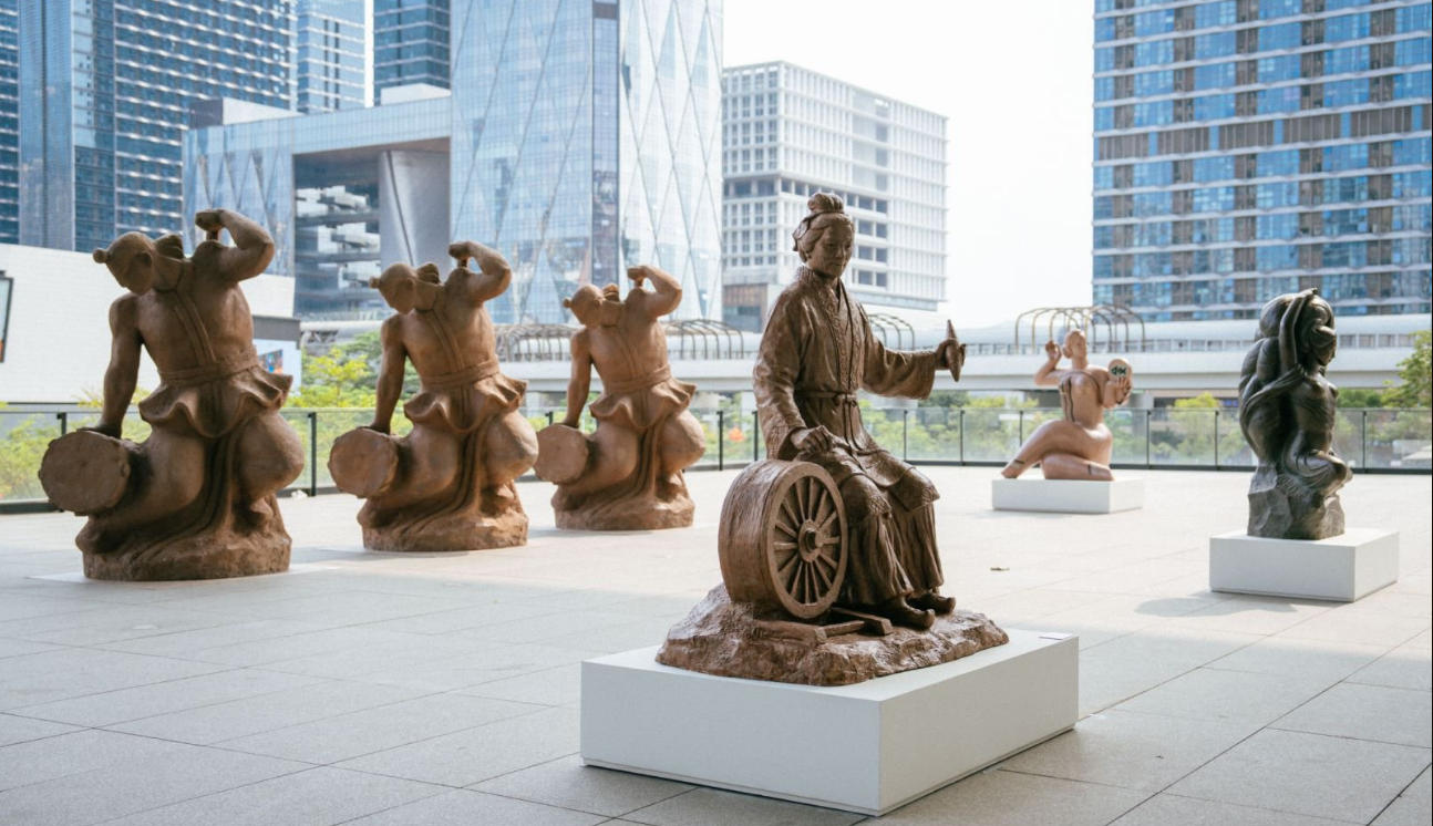 近90歲高齡仍在一線創作 何鄂雕塑作品展深圳開幕