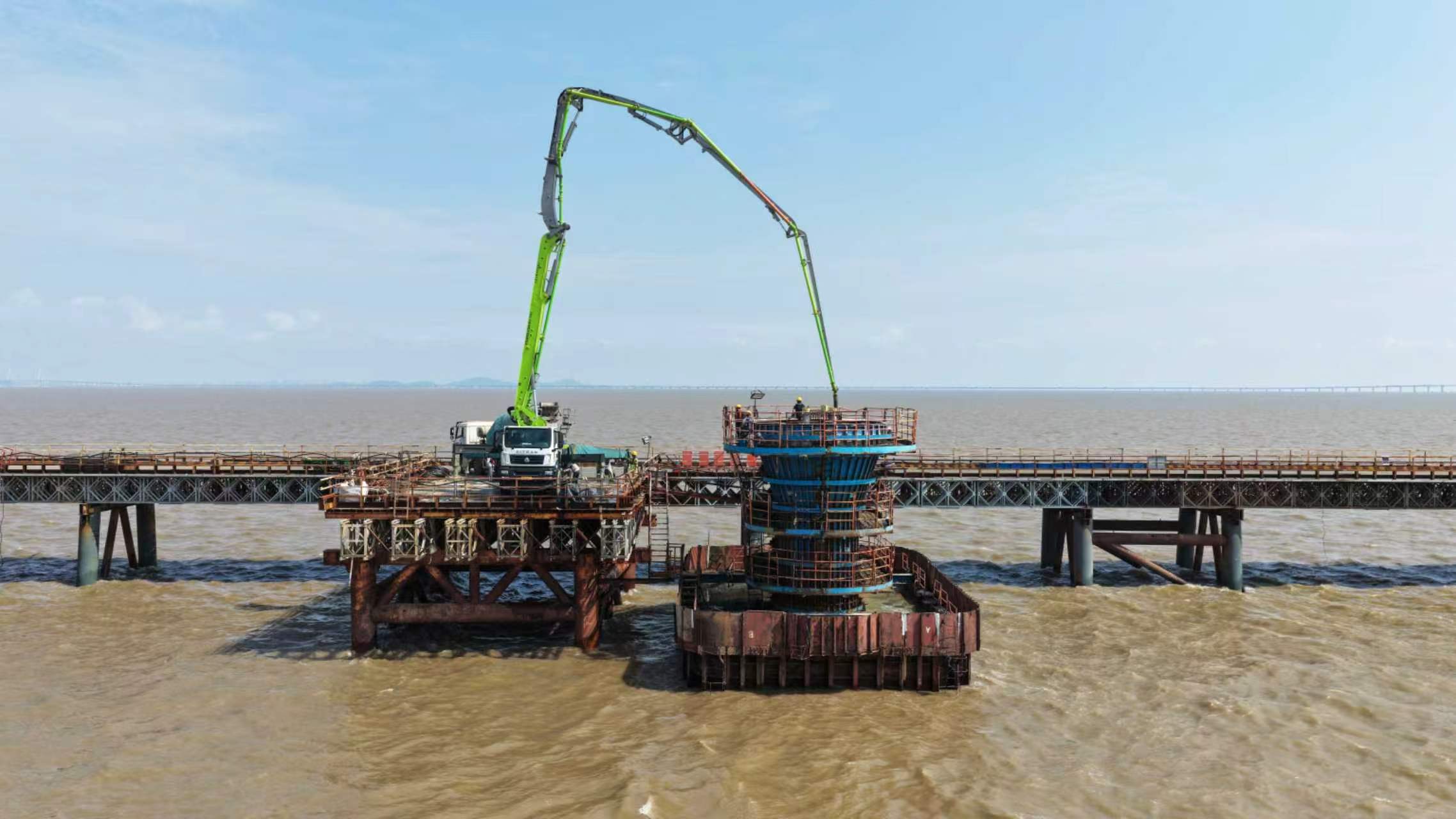 杭州灣跨海鐵路大橋下部結構全部完工