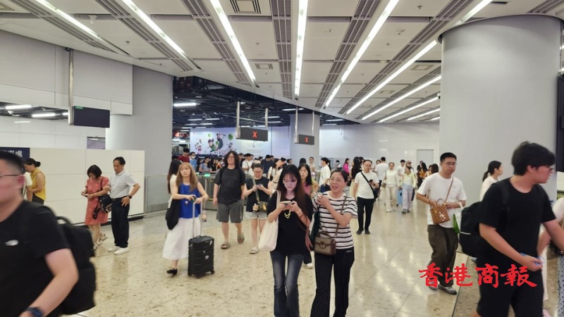 有片 | 中秋節正日 大批內地遊客到香港過節