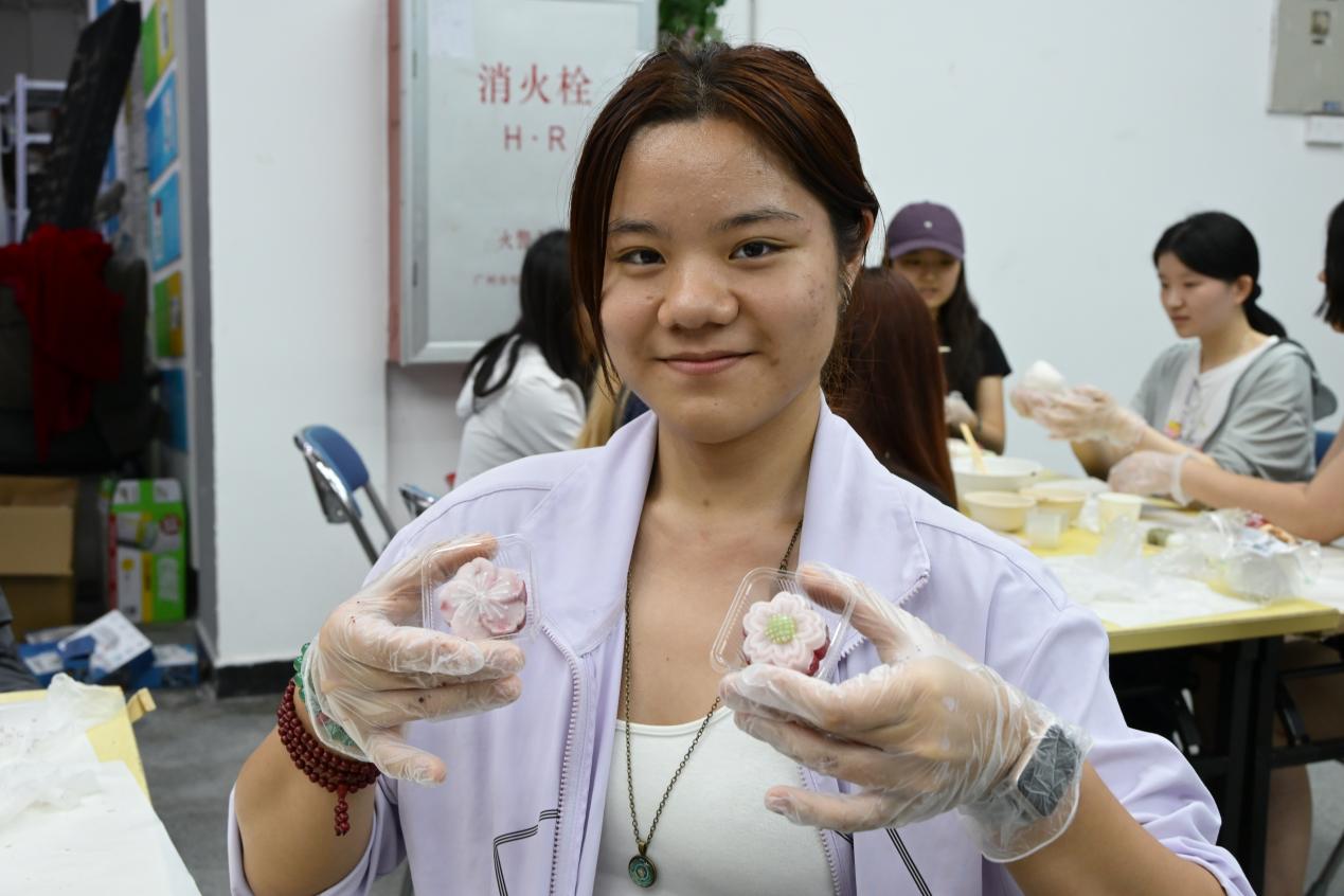 廣州中醫藥大學組織港澳台僑及國際學生中秋敘情誼