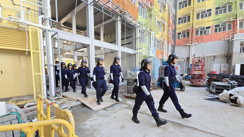 入境處聯同多部門打擊黑工 搜查餐廳建築地盤及貨倉 拘捕13人
