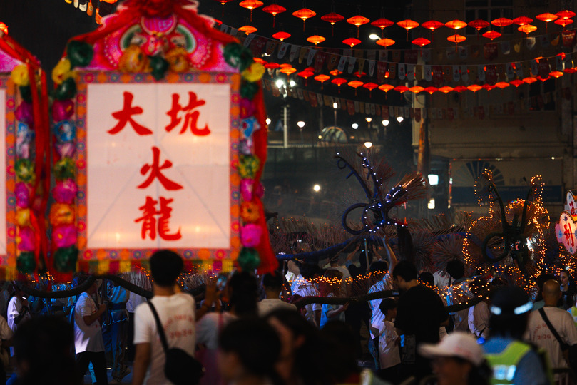 人才義工擔任火龍糾察 中秋夜近距離感受大坑舞火龍傳統