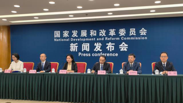 國家發改委：上半年服務業對經濟增長貢獻率達66.1%