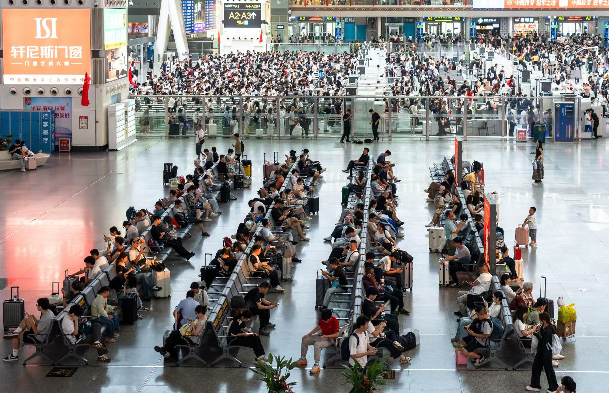 國慶假期鐵路運輸今日啟動 國鐵廣州局預計發送旅客2660萬人次