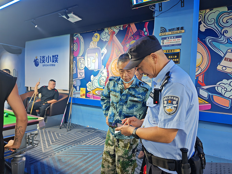 協同聯動合成作戰  皖祁門警方夜間清查護平安