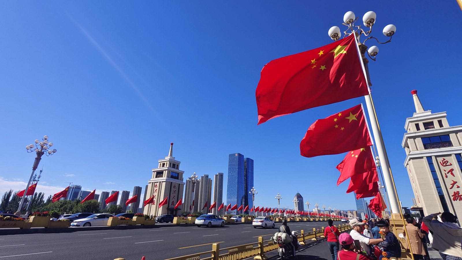 這一抹「中國紅」，讓世界為太原迎澤大橋點讚