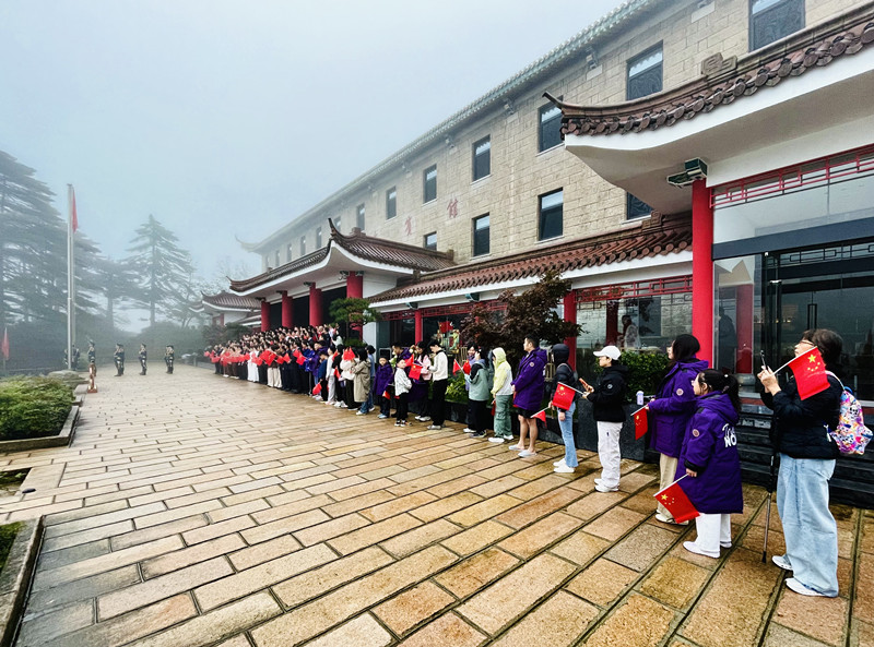 黃山之巔：山河盛景與家國情懷交融升華