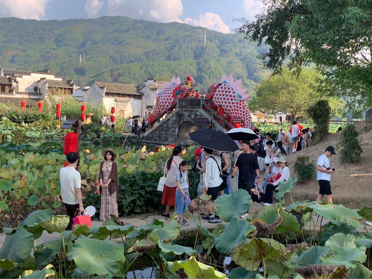 一步一景皆是國風畫面  黃山徽州區假期旅拍成文旅「新流量」