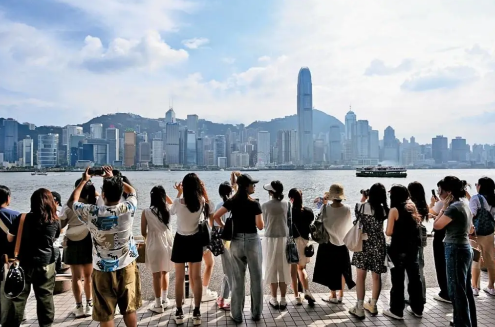 羅淑佩：國慶黃金周訪港旅客數字理想 有信心達全年5380萬目標