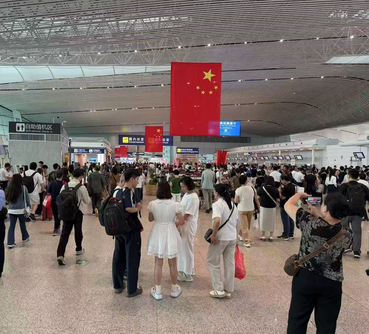  揭陽潮汕機場國慶假期預計運送旅客超23萬人次 南航A330-300寬體機首度亮相