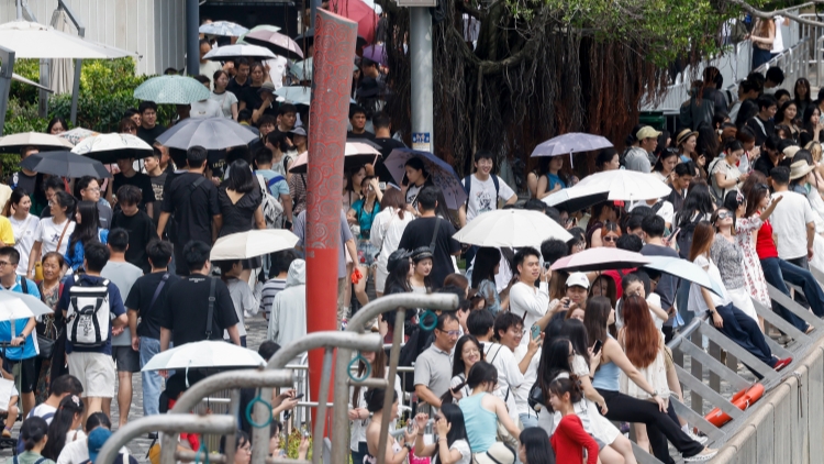 國慶黃金周丨截至4日下午4時，香港逾61萬人次出入境