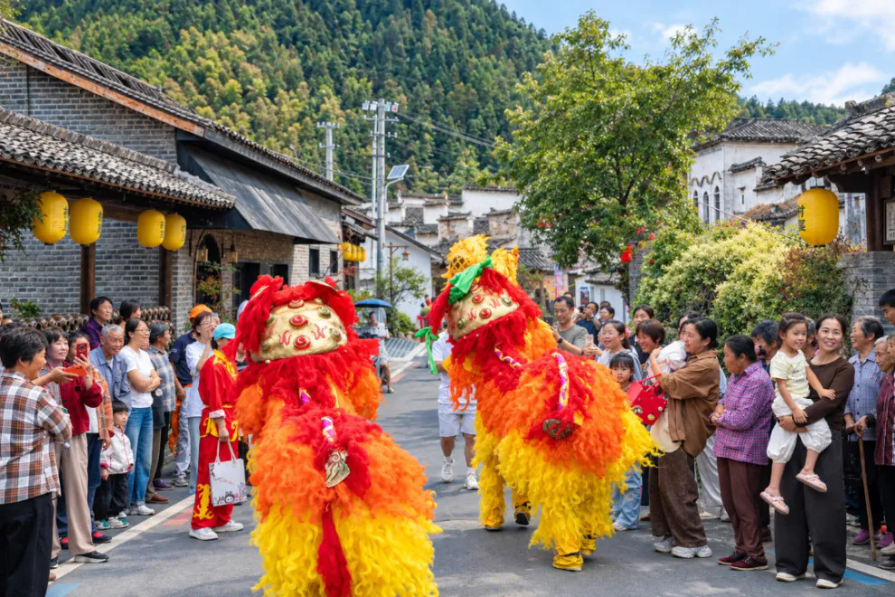 龍獅發出「失物招領」  黃山黟縣豐梧遊園會呈現「高光時刻」