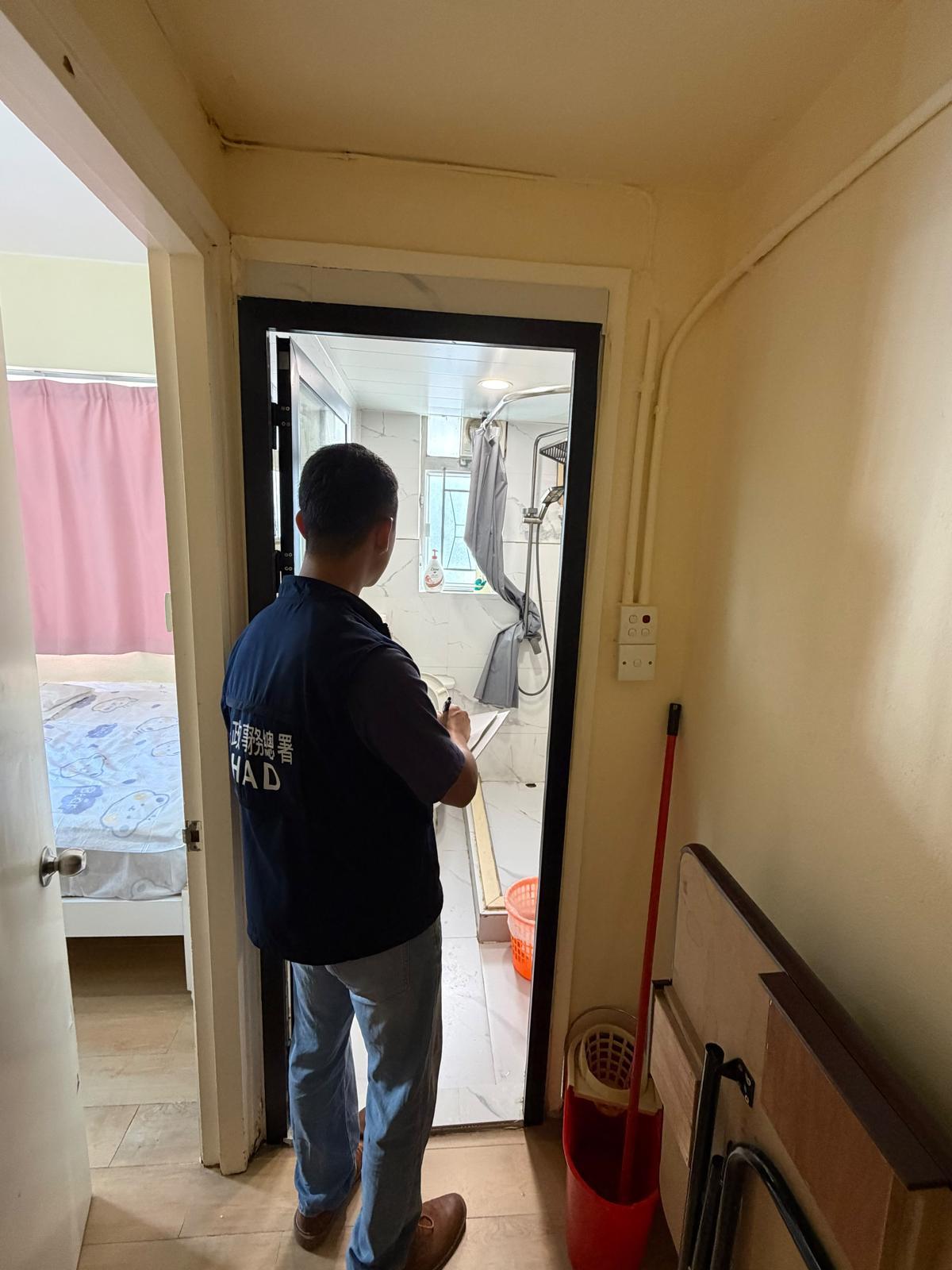 牌照處國慶假期打擊無牌酒店賓館 突擊巡查71處所5個涉無牌