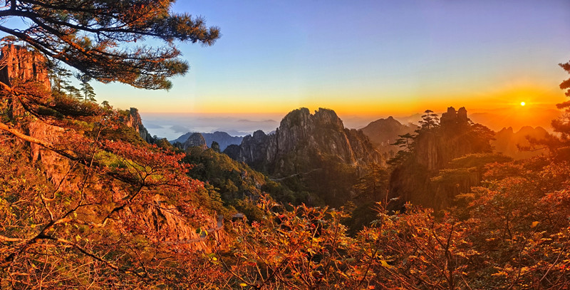 悅游黃山暖心護航  黃山風景區國慶假期迎客超20萬人次
