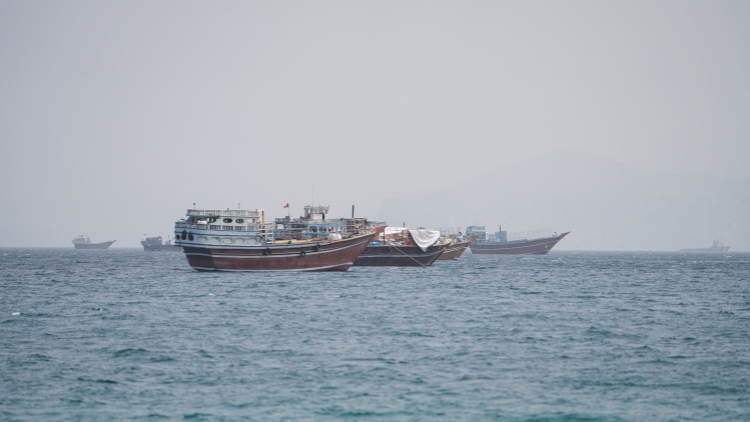 伊朗革命衛隊稱將關閉霍爾木茲海峽「非法航道」
