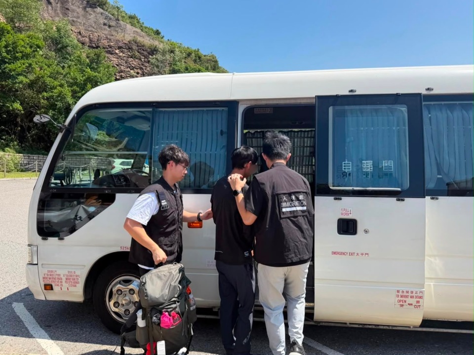 入境處與旅監局採取聯合行動 打擊非法勞工拘兩名內地旅客