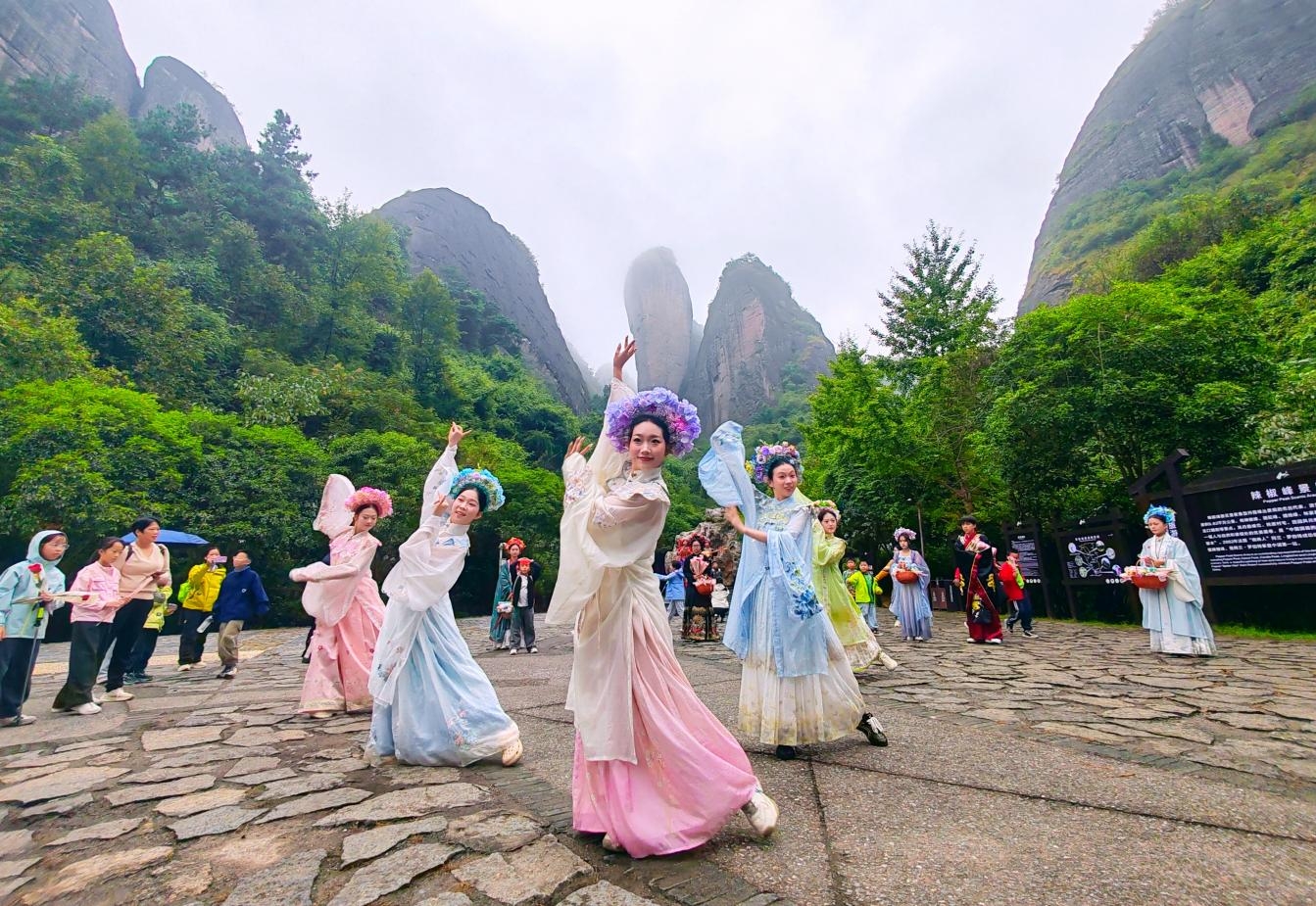 湖南新寧：多元文旅體驗讓國慶「崀」漫出彩