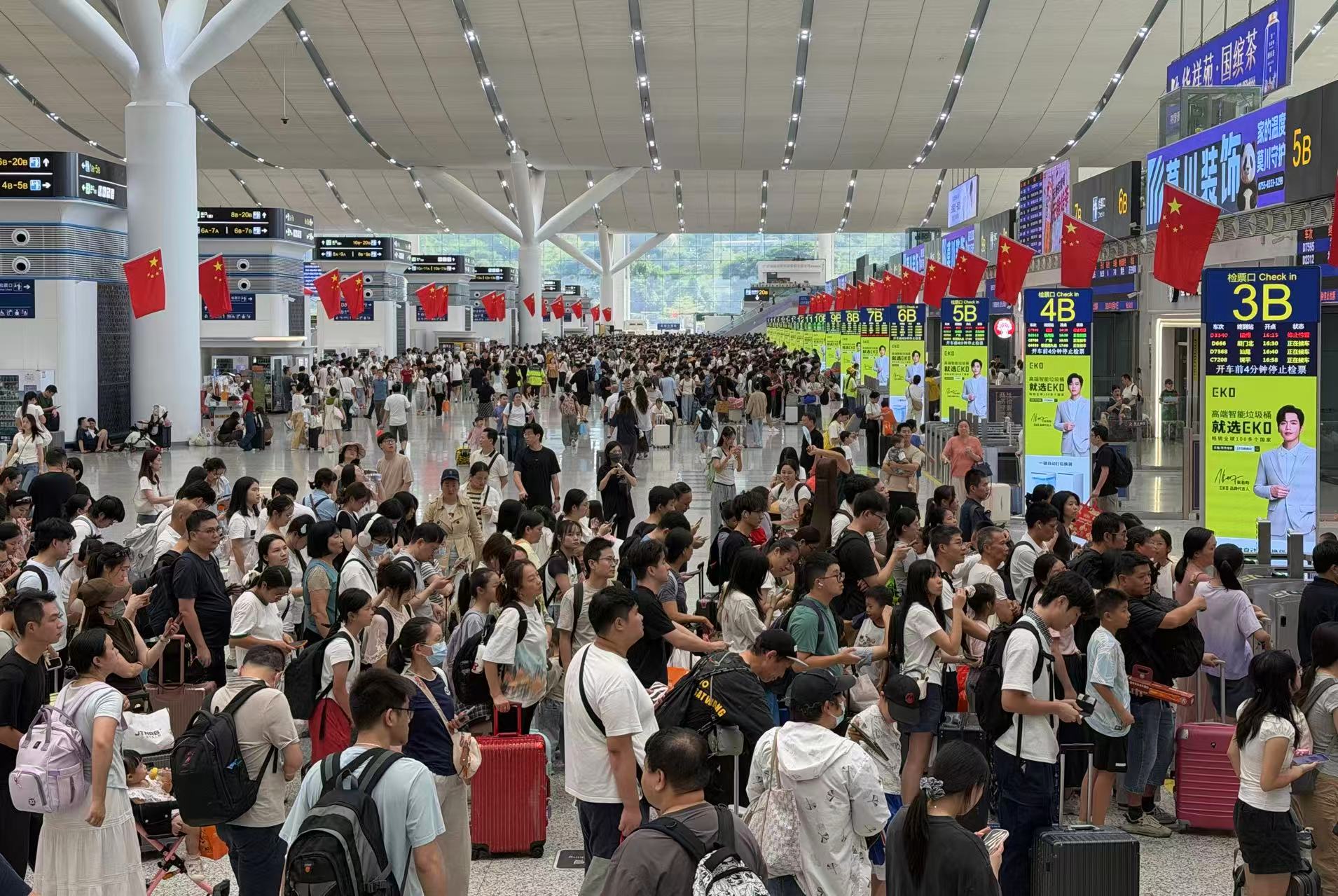 創歷史新高 國慶假期國鐵廣州局共發送旅客2072.1萬人次 