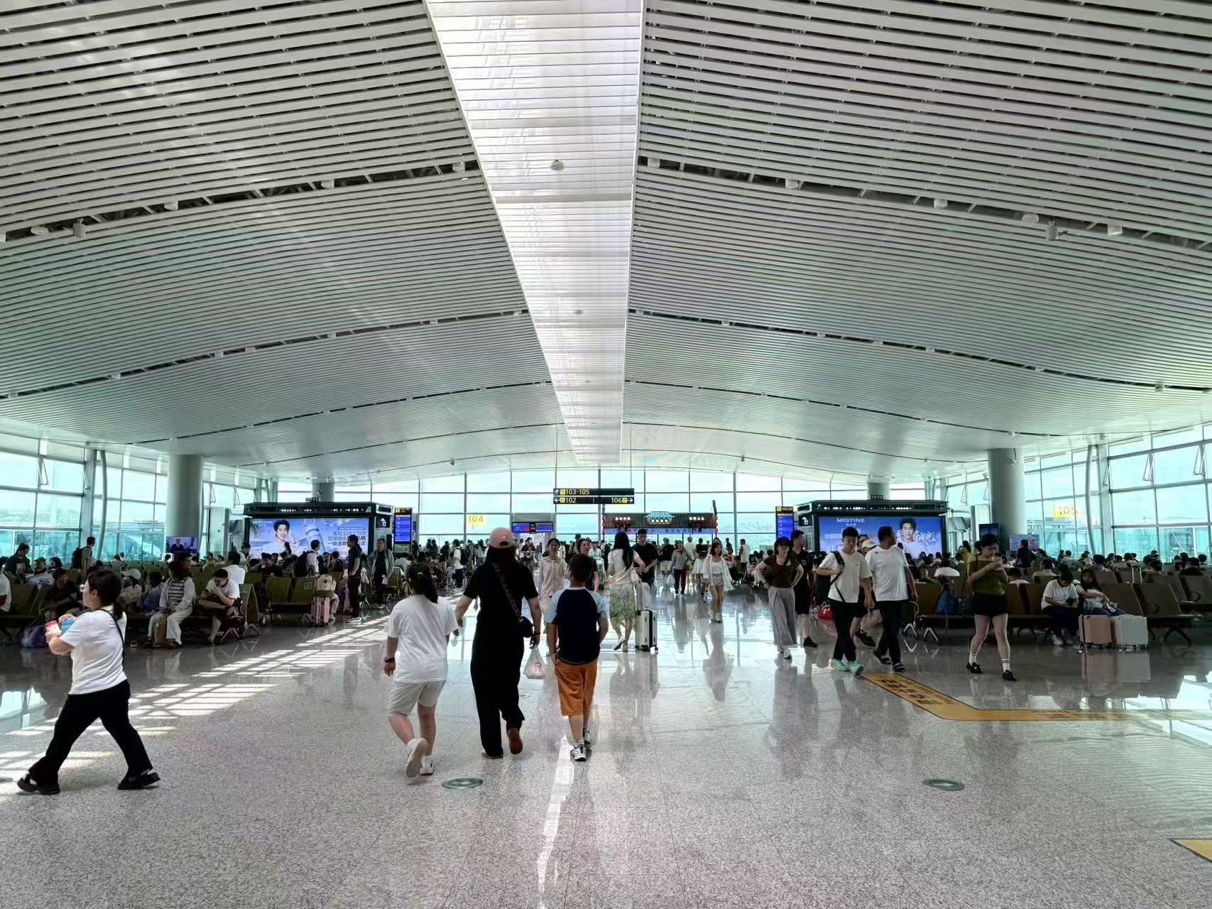 ​粵東文旅熱 助旺機場客流 揭陽潮汕機場國慶假期運送旅客24.6萬人次