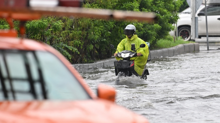 泰國21個府及曼谷仍受洪災影響 總理部署防範新一輪降雨