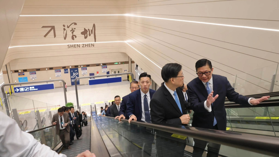 鄧炳強：有信心新皇崗口岸明日開通安全暢順