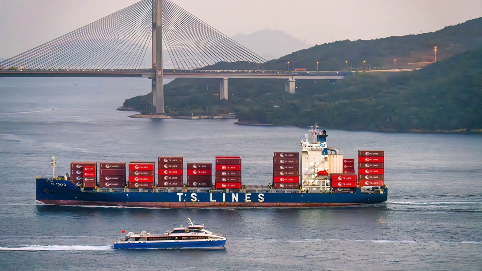 本港8月整體出口貨量按年升28.6% 進口貨量升34.6%