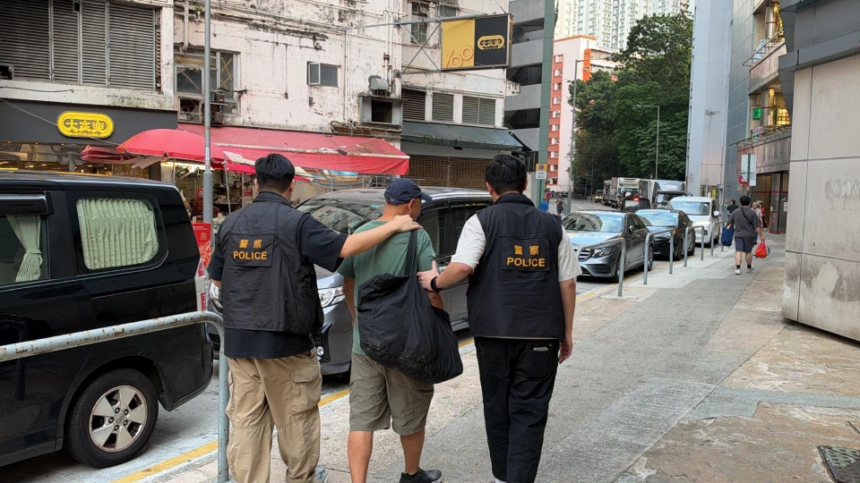 警方拘捕3人 涉公共屋苑升降機欺詐案